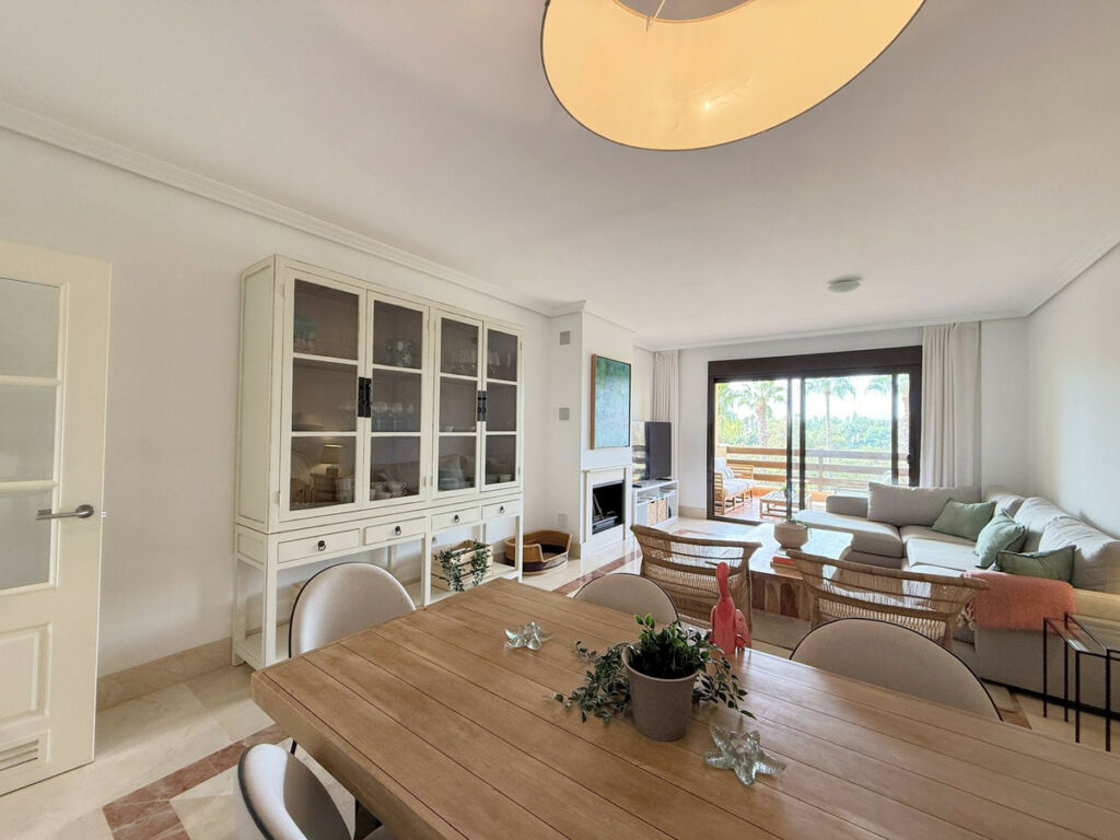 Middle Floor Apartment Sotogrande Puerto Cádiz - image 7