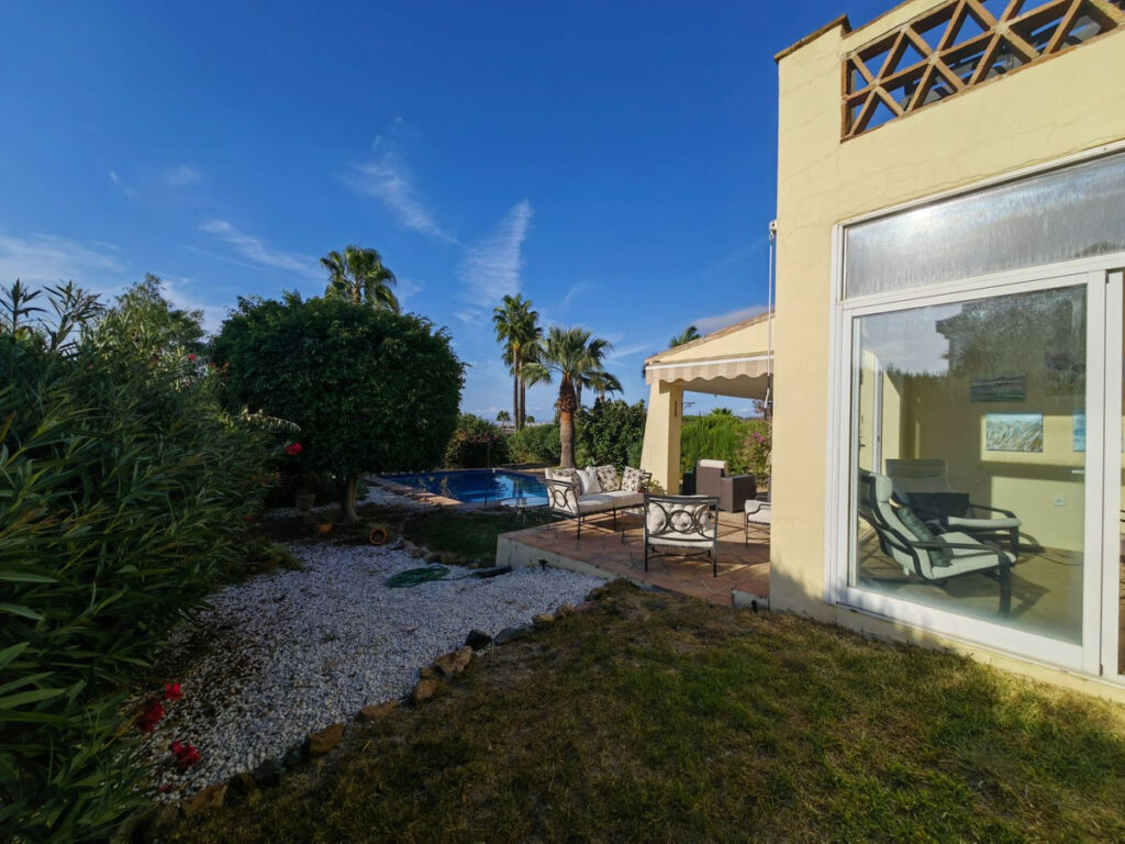 Detached Villa Estepona Málaga - image 26