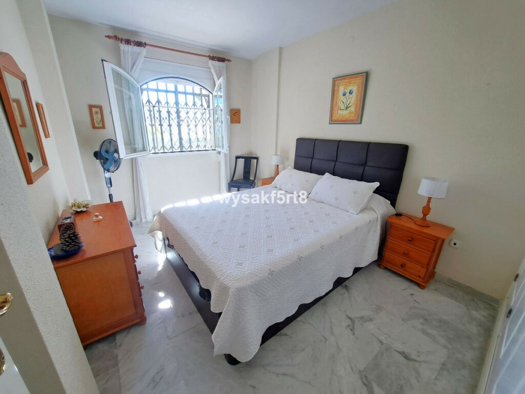 Middle Floor Apartment La Duquesa Málaga - image 26