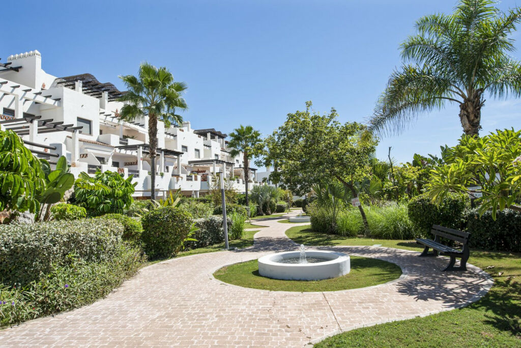 Middle Floor Apartment Estepona Málaga - image 26