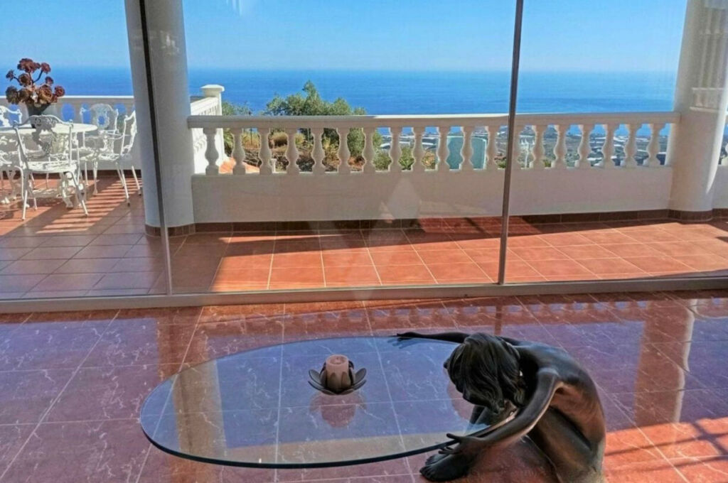 Detached Villa Sayalonga Málaga - image 26