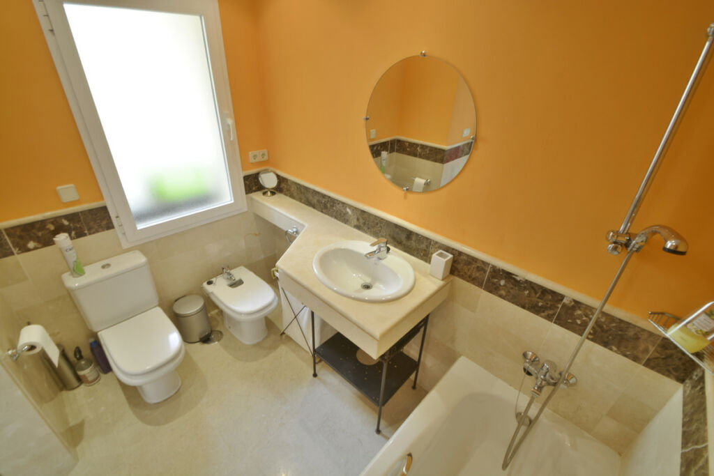 Middle Floor Apartment Elviria Málaga - image 26