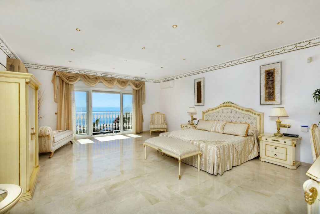 Detached Villa Marbesa Málaga - image 25