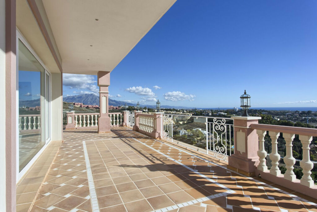 Detached Villa Los Flamingos Málaga - image 26