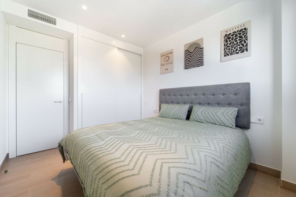 Middle Floor Apartment Benalmadena Málaga - image 26