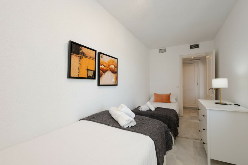 Middle Floor Apartment Puerto Banús Málaga - image 26