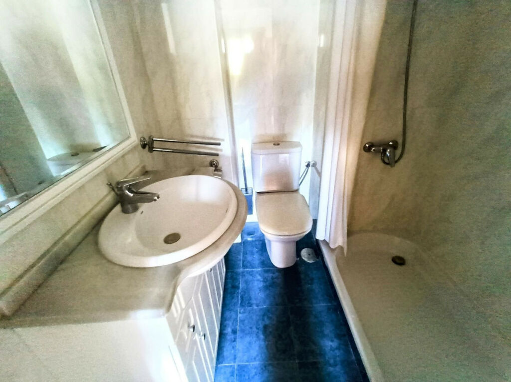 Ground Floor Apartment La Carihuela Málaga - image 26