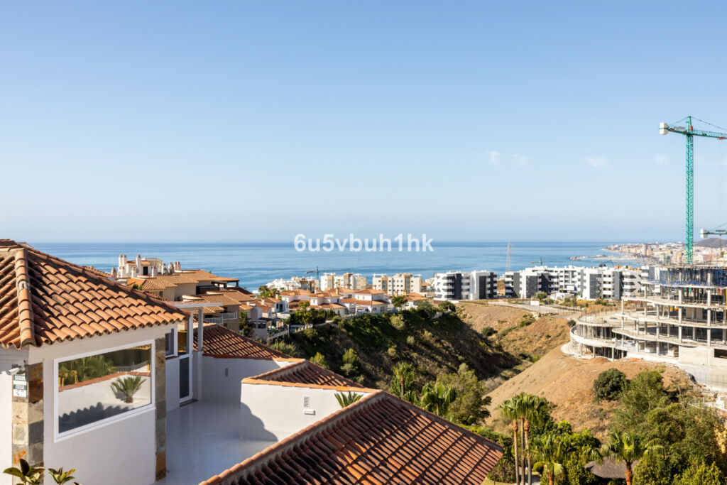 Penthouse Higueron Málaga - image 26