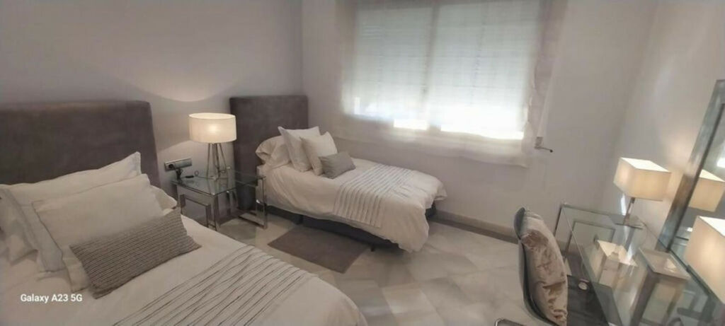 Middle Floor Apartment Puerto Banús Málaga - image 26