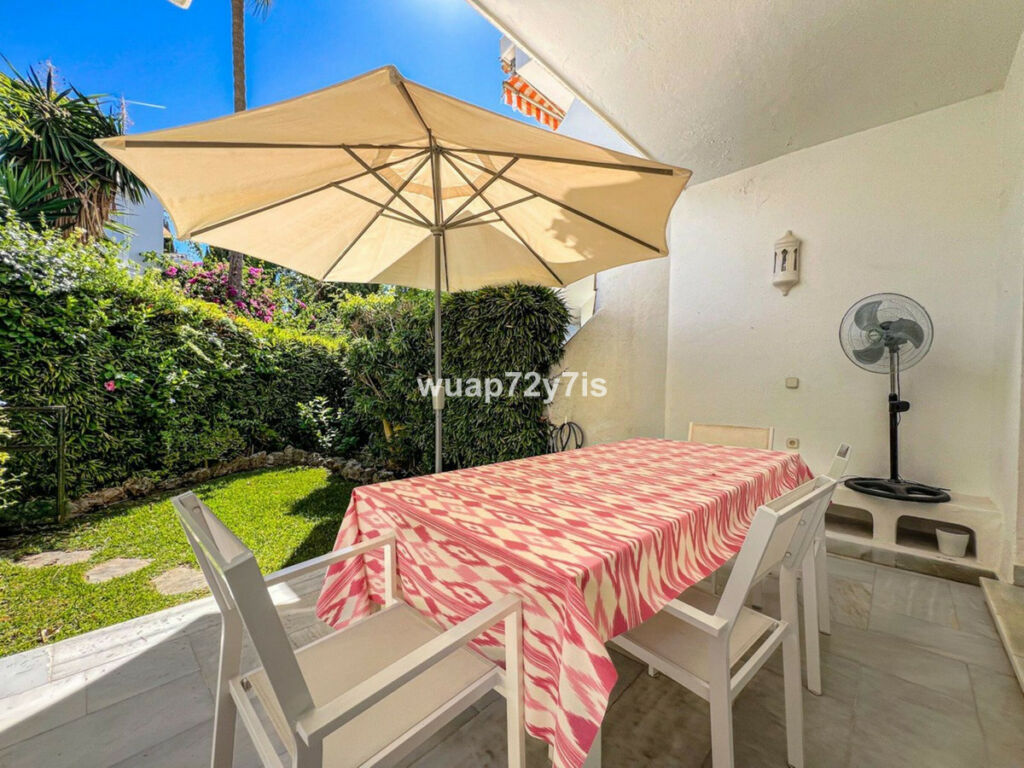Townhouse Sierra Blanca Málaga - image 25