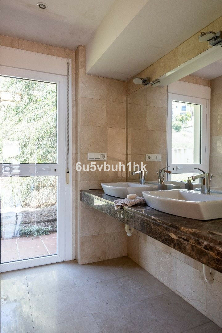 Detached Villa Benalmadena Málaga - image 26