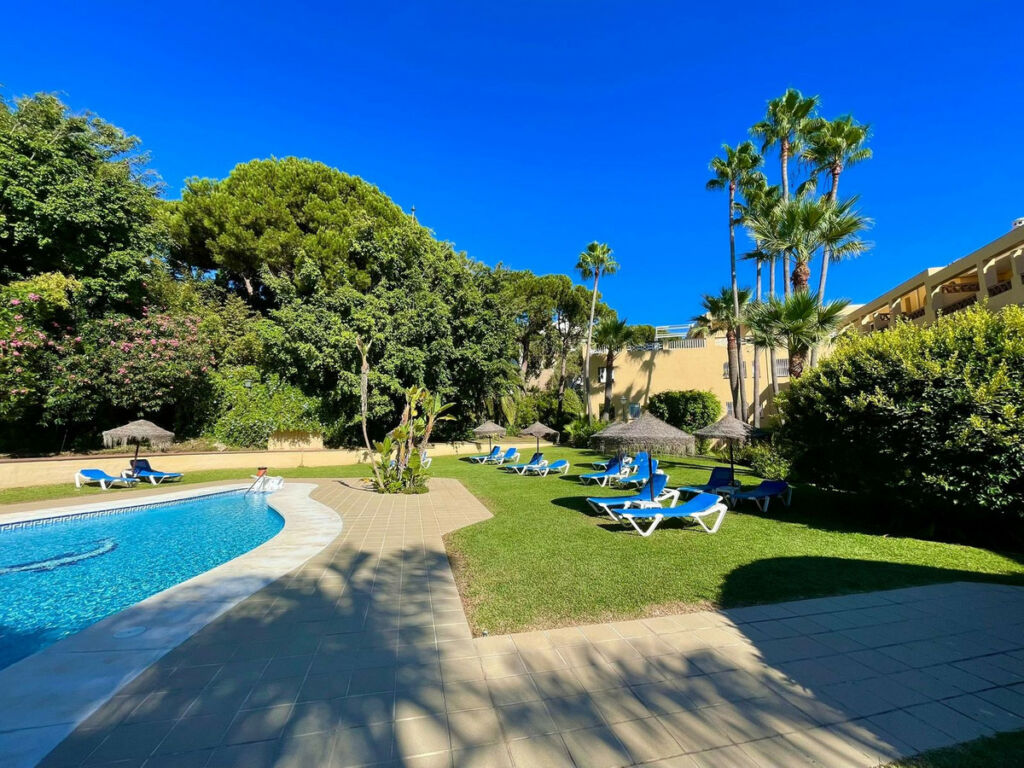 Penthouse Elviria Málaga - image 26