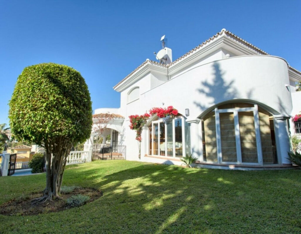 Detached Villa Torrequebrada Málaga - image 26
