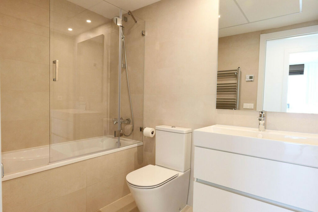 Middle Floor Apartment Estepona Málaga - image 26