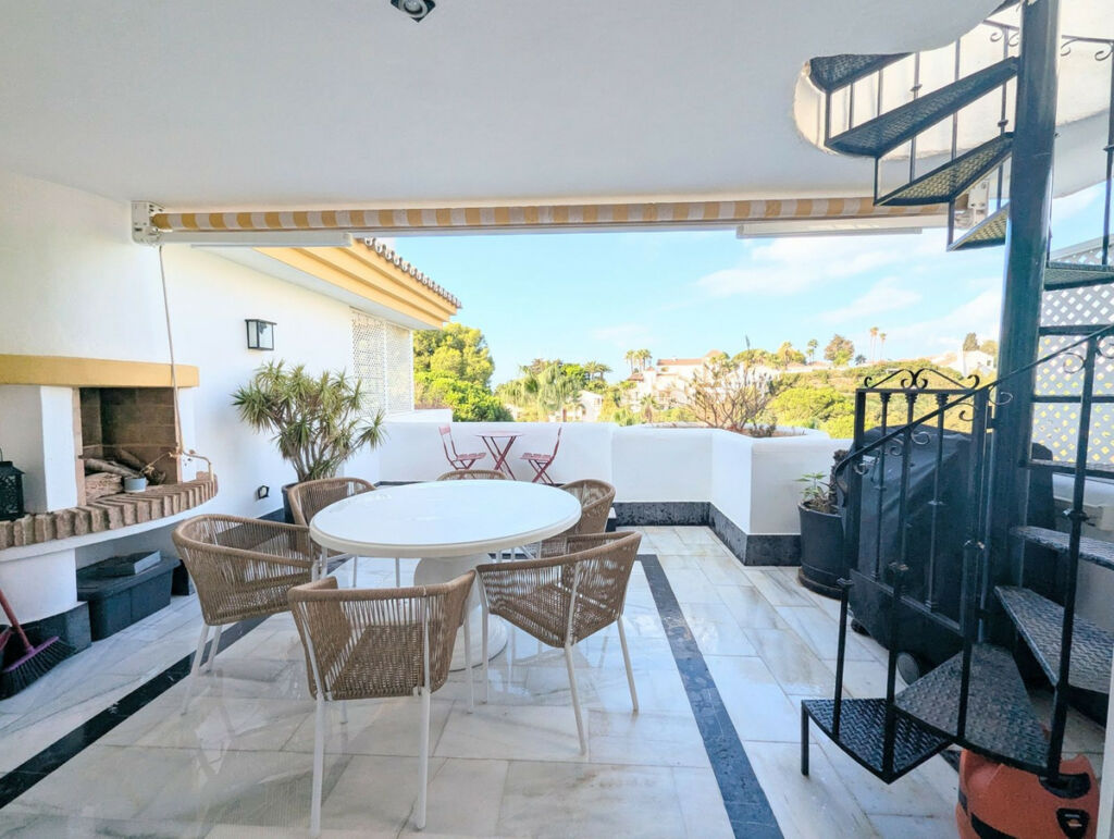 Penthouse Calahonda Málaga - image 29