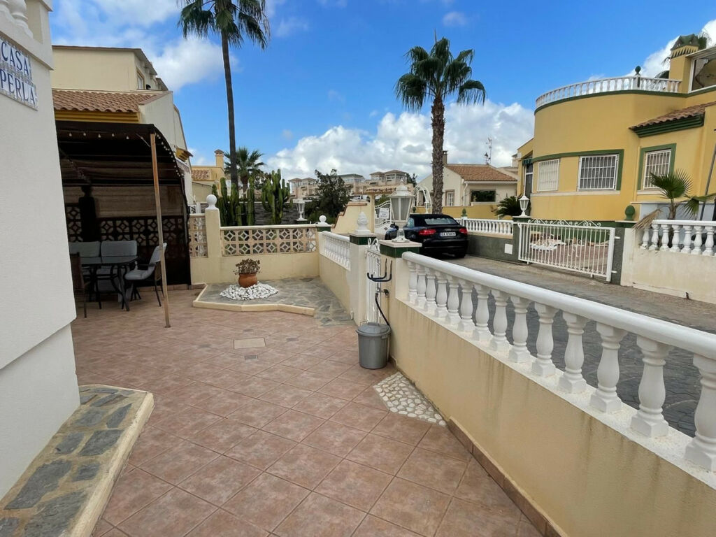 Detached Villa Playa Flamenca Alicante - image 25