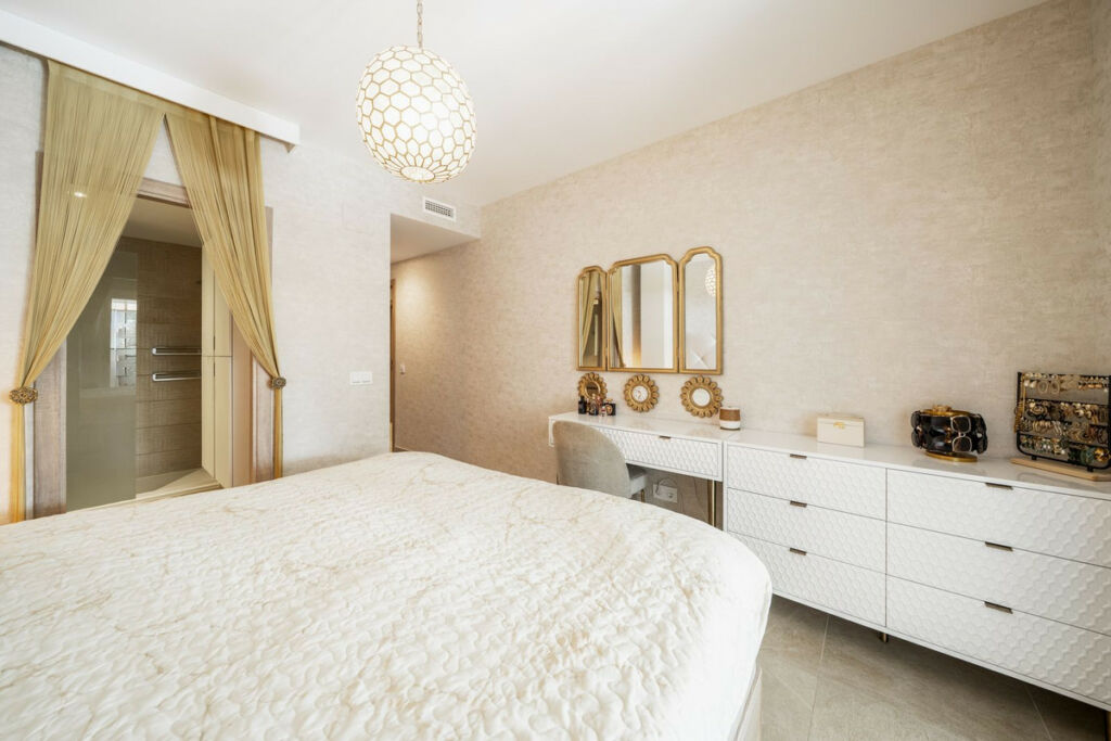 Middle Floor Apartment Estepona Málaga - image 27