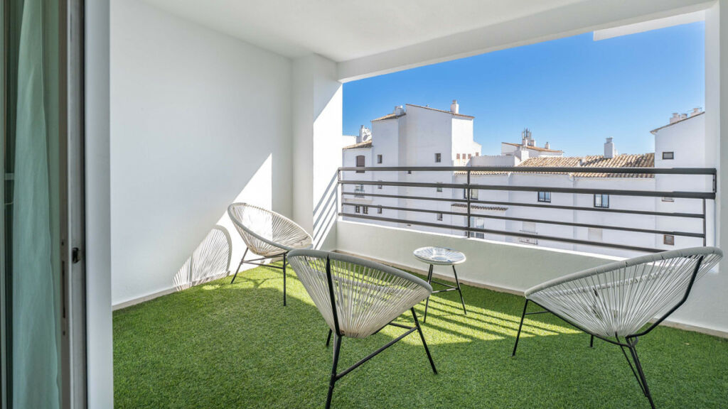 Middle Floor Apartment Puerto Banús Málaga - image 27