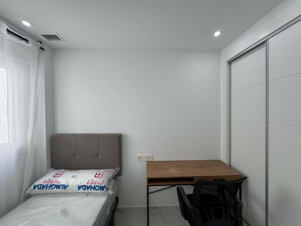 Middle Floor Apartment Torrevieja Alicante - image 27