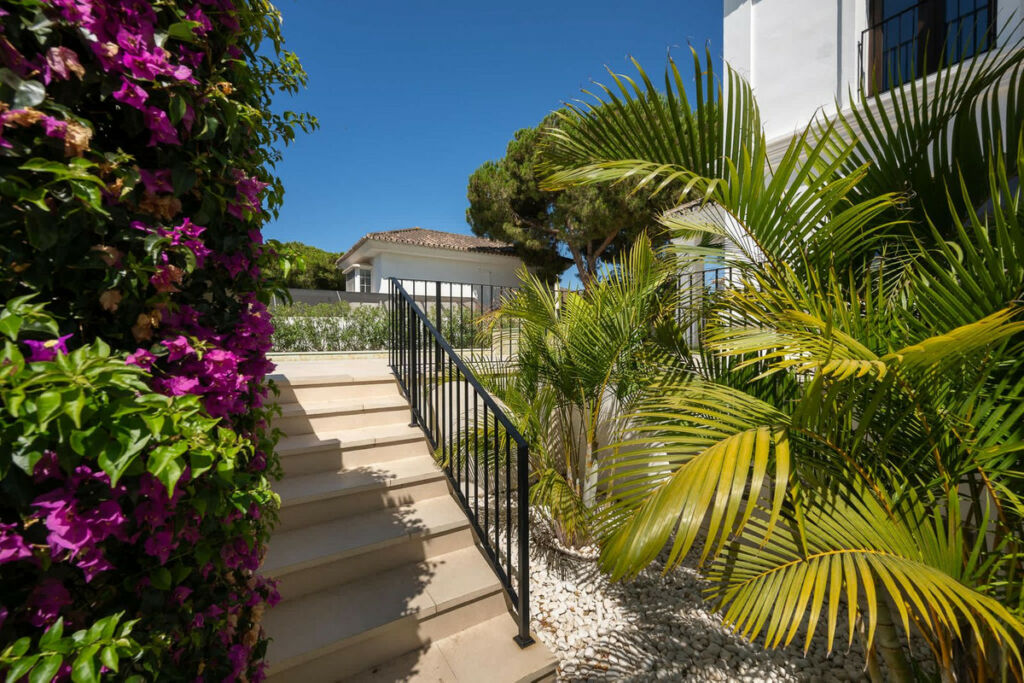 Detached Villa Marbesa Málaga - image 27
