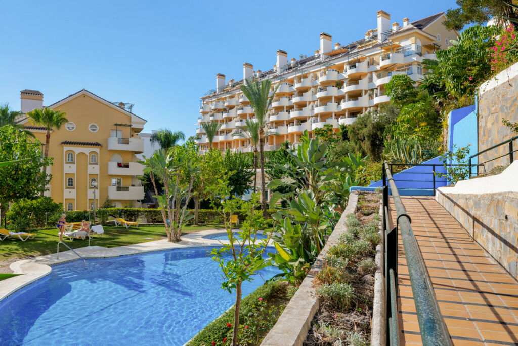Duplex Nueva Andalucía Málaga - image 27