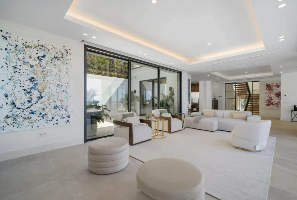 Detached Villa Río Real Málaga - image 27