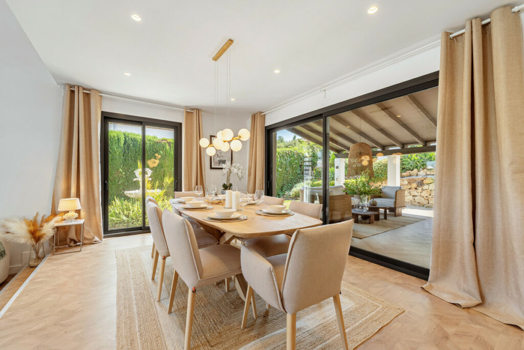 Detached Villa Nueva Andalucía Málaga - image 27