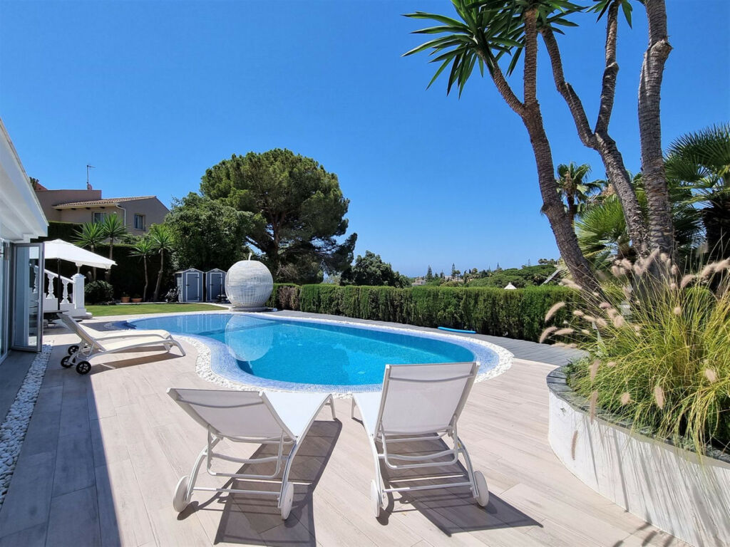 Detached Villa Elviria Málaga - image 27