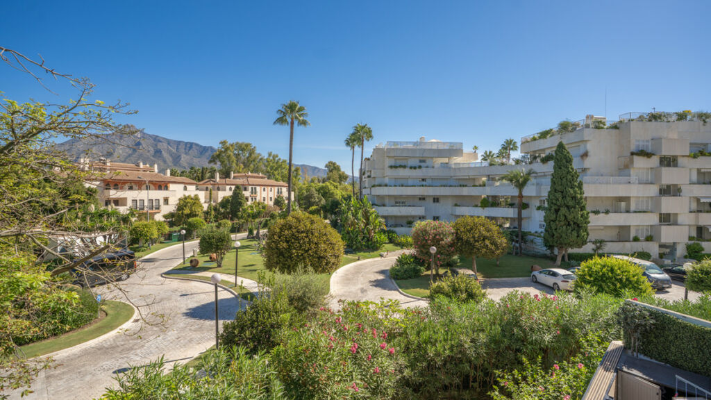 Middle Floor Apartment Puerto Banús Málaga - image 27
