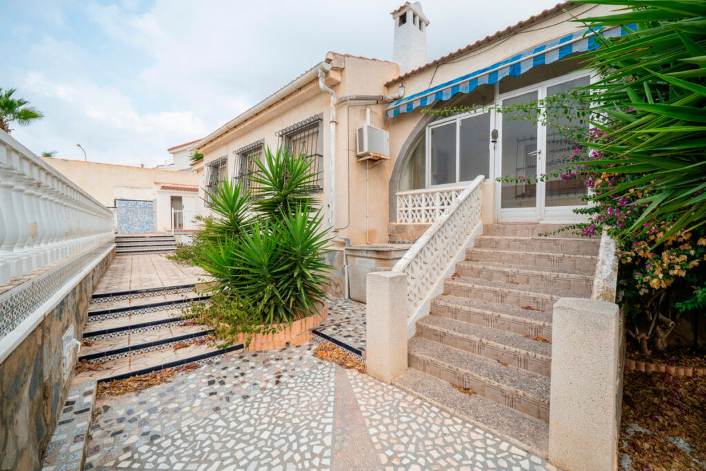 Detached Villa Ciudad Quesada Alicante - image 27