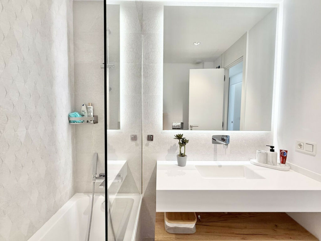 Penthouse Cabopino Málaga - image 27
