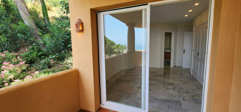 Middle Floor Apartment Calahonda Málaga - image 27