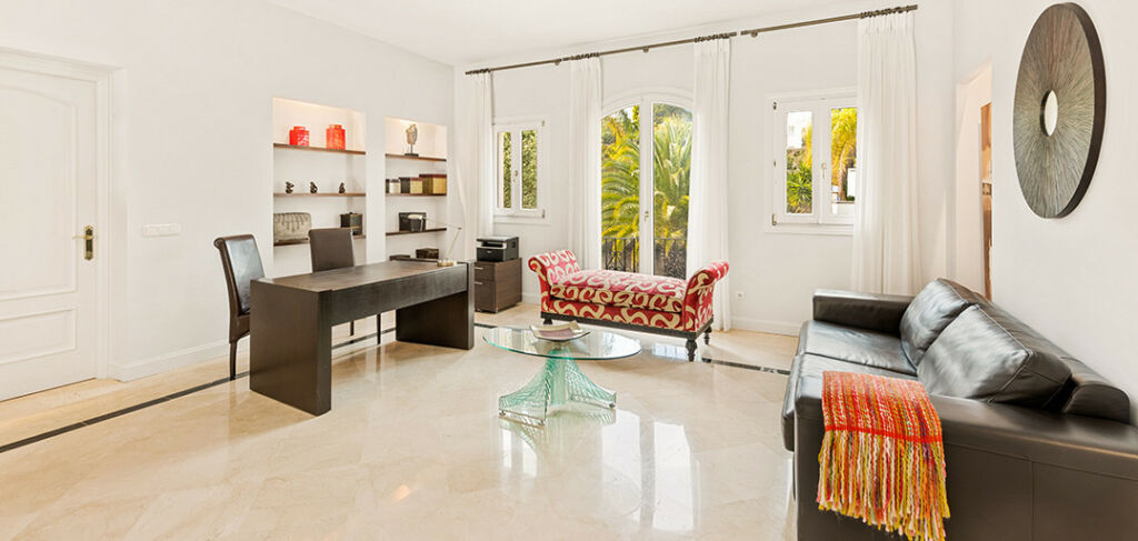 Detached Villa Nueva Andalucía Málaga - image 27