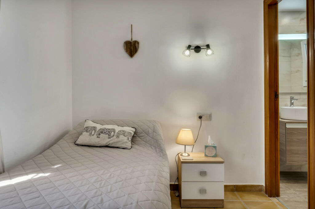 Detached Villa La Fustera Alicante - image 27