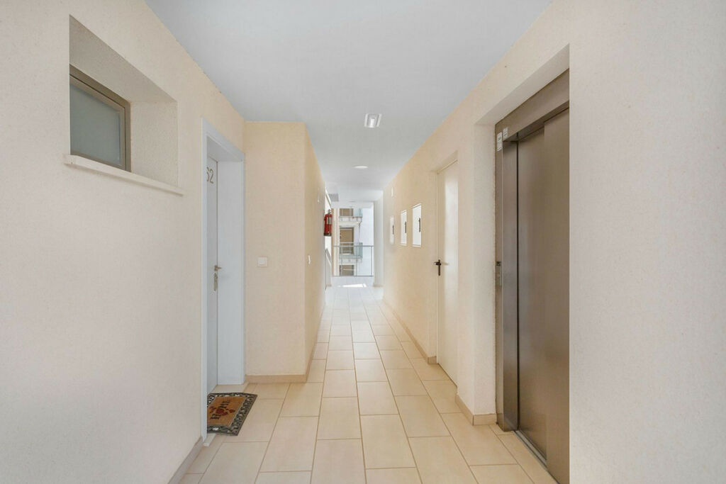 Middle Floor Apartment Villamartin Alicante - image 27