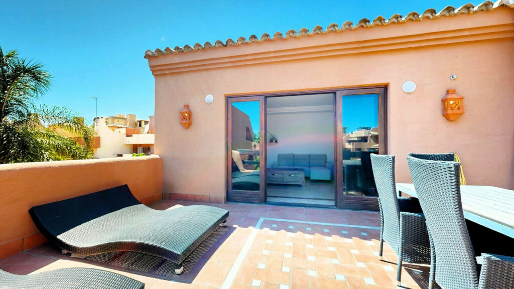Middle Floor Apartment Estepona Málaga - image 27