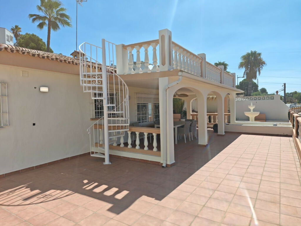 Detached Villa Nueva Andalucía Málaga - image 27