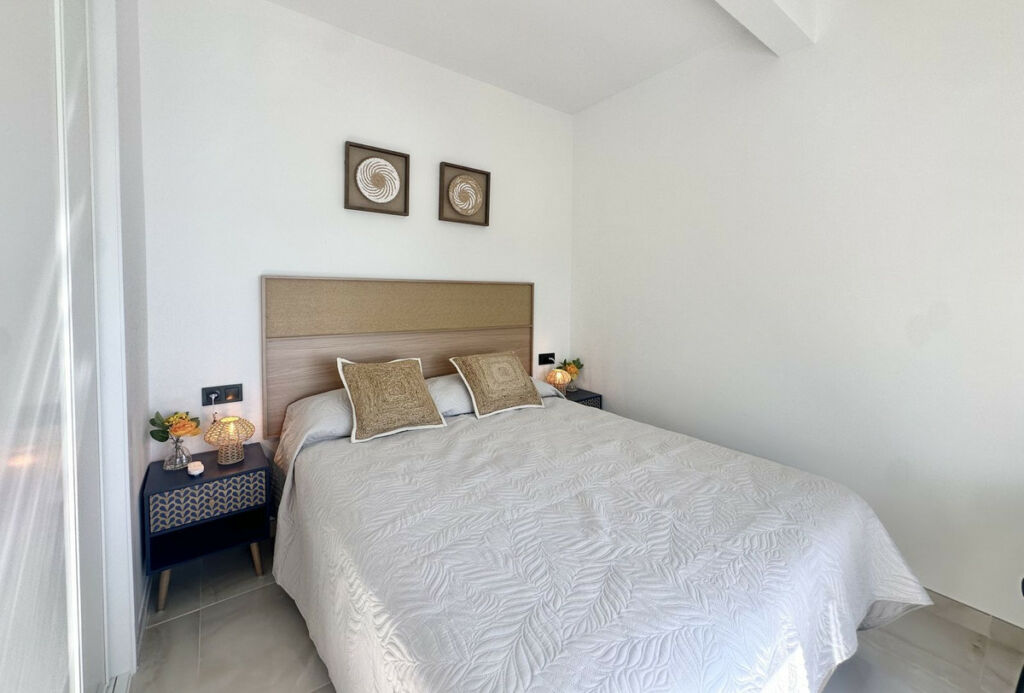 Middle Floor Apartment Calahonda Málaga - image 27