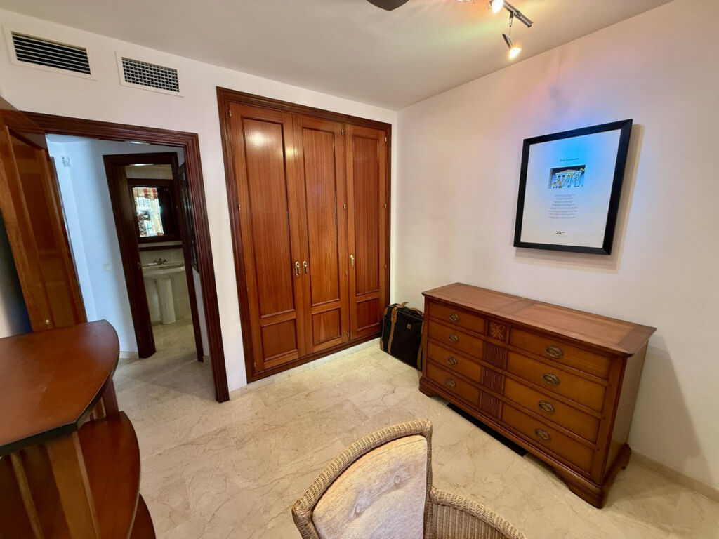 Semi-Detached House Elviria Málaga - image 27