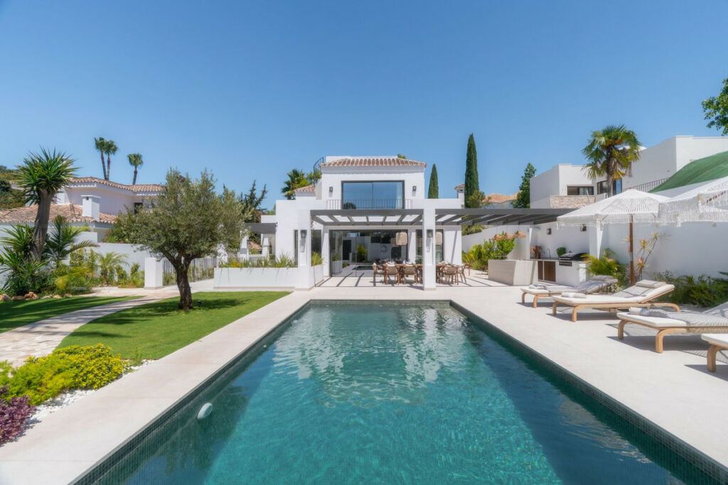 Detached Villa Nueva Andalucía Málaga - image 27