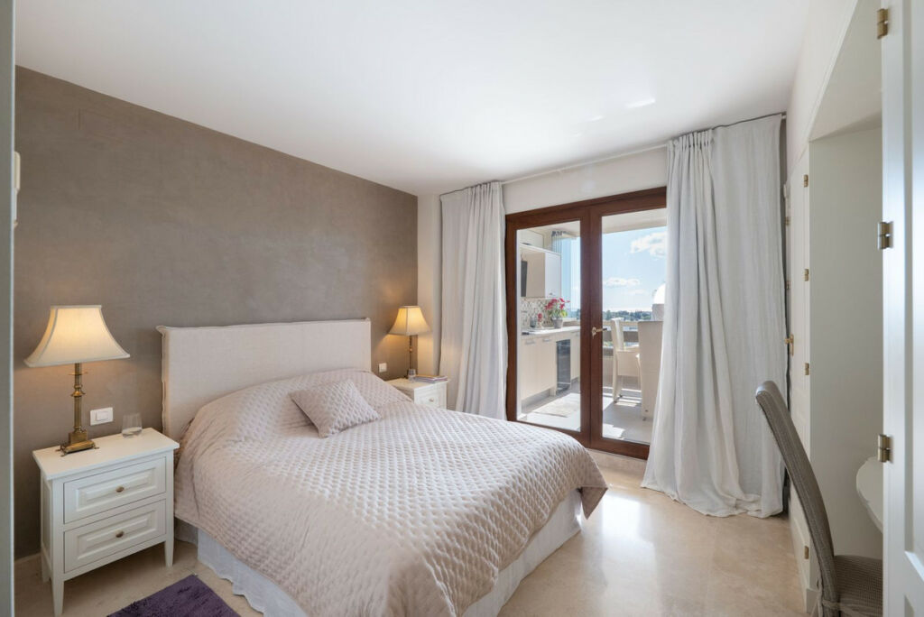 Middle Floor Apartment El Paraiso Málaga - image 27