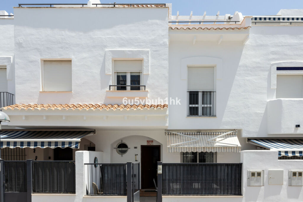 Townhouse Torreblanca Málaga - image 27
