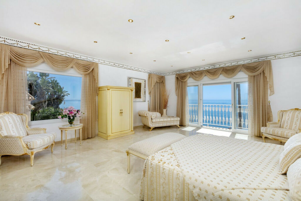 Detached Villa Marbesa Málaga - image 26