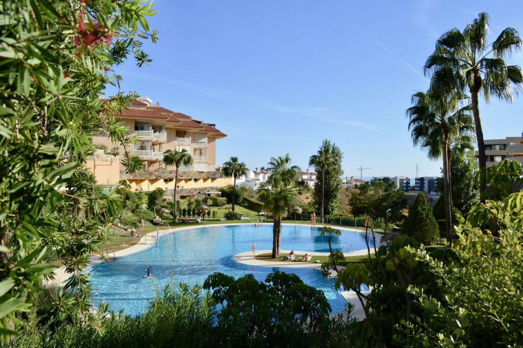 Penthouse Higueron Málaga - image 23