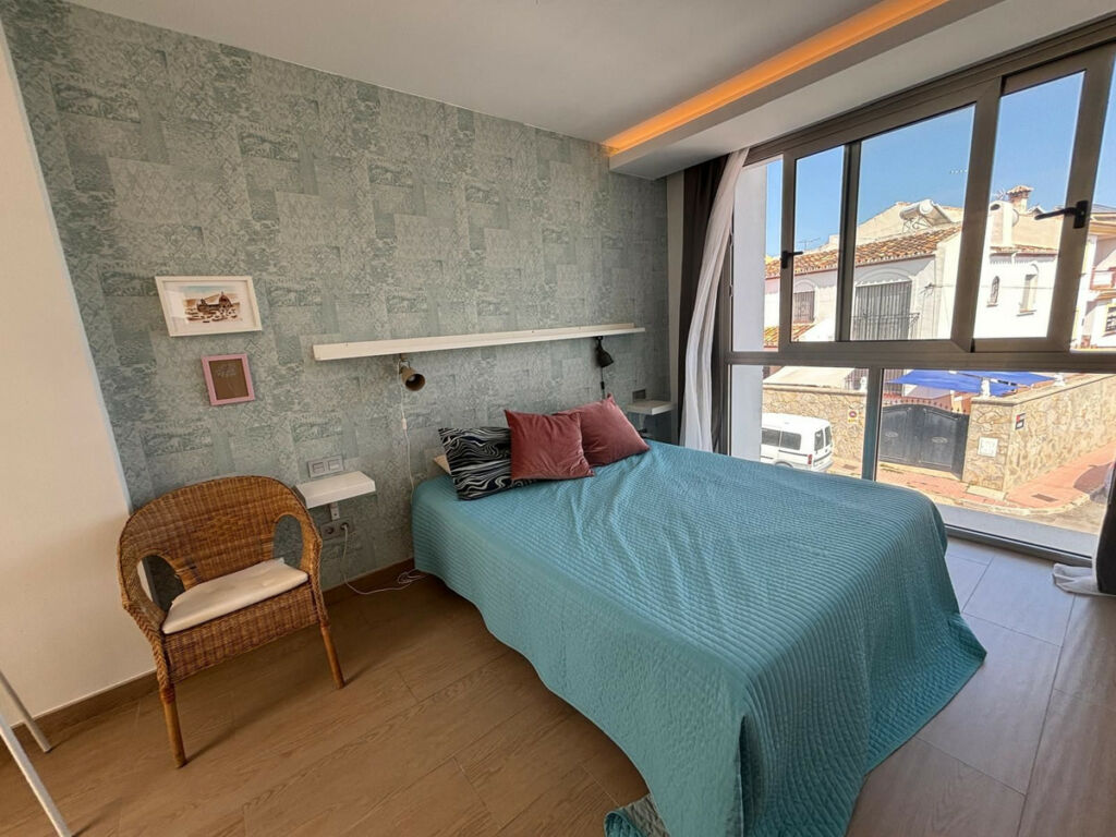 Detached Villa Los Pacos Málaga - image 27