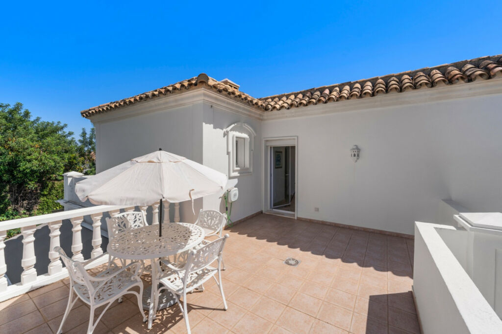 Detached Villa Benahavís Málaga - image 27