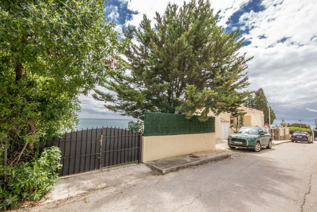 Detached Villa Estepona Málaga - image 27