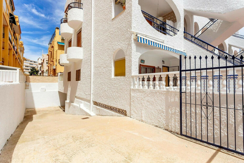 Ground Floor Apartment Torrevieja Alicante - image 27