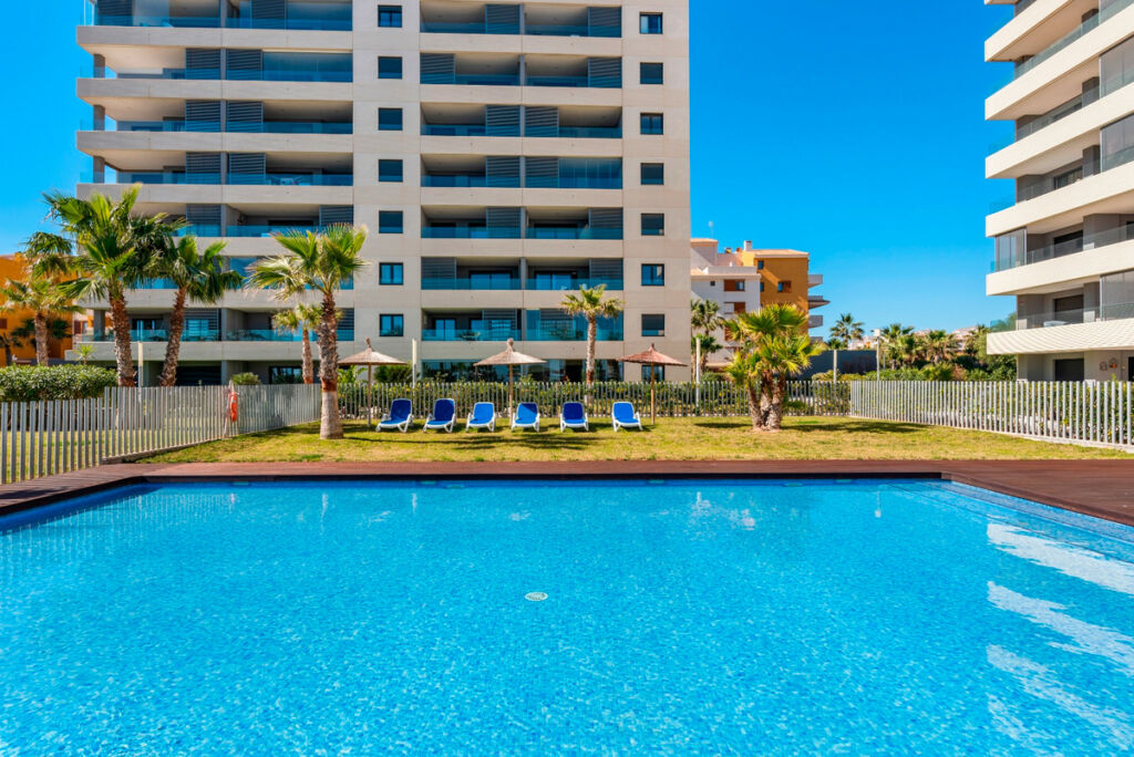 Middle Floor Apartment Punta Prima Alicante - image 27