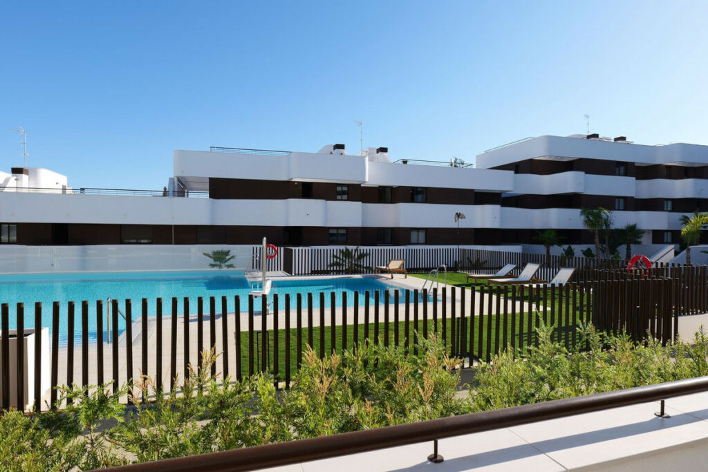 Middle Floor Apartment Estepona Málaga - image 27